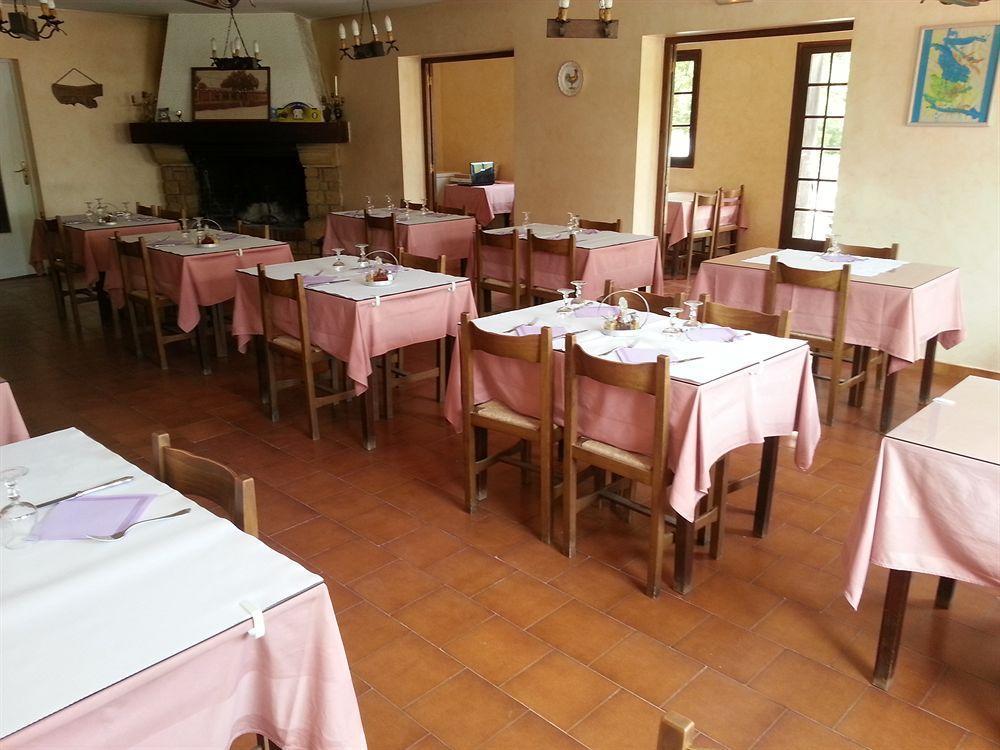 Hotel Restaurant Les 3 Chenes Фрежус Екстер'єр фото