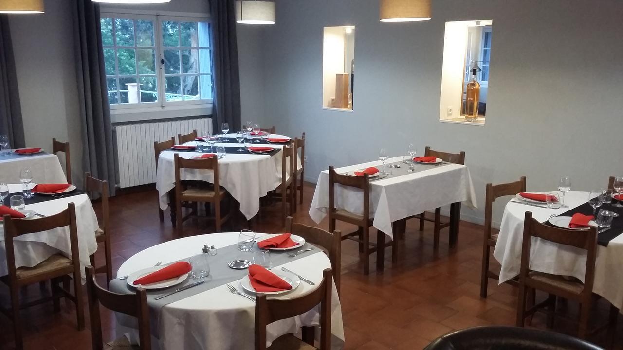 Hotel Restaurant Les 3 Chenes Фрежус Екстер'єр фото