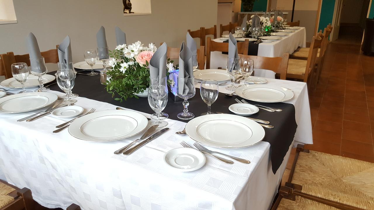 Hotel Restaurant Les 3 Chenes Фрежус Екстер'єр фото