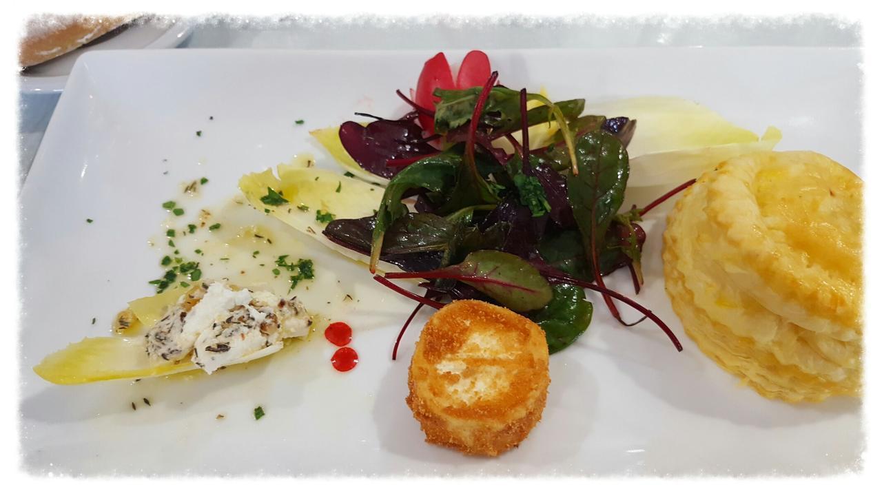 Hotel Restaurant Les 3 Chenes Фрежус Екстер'єр фото