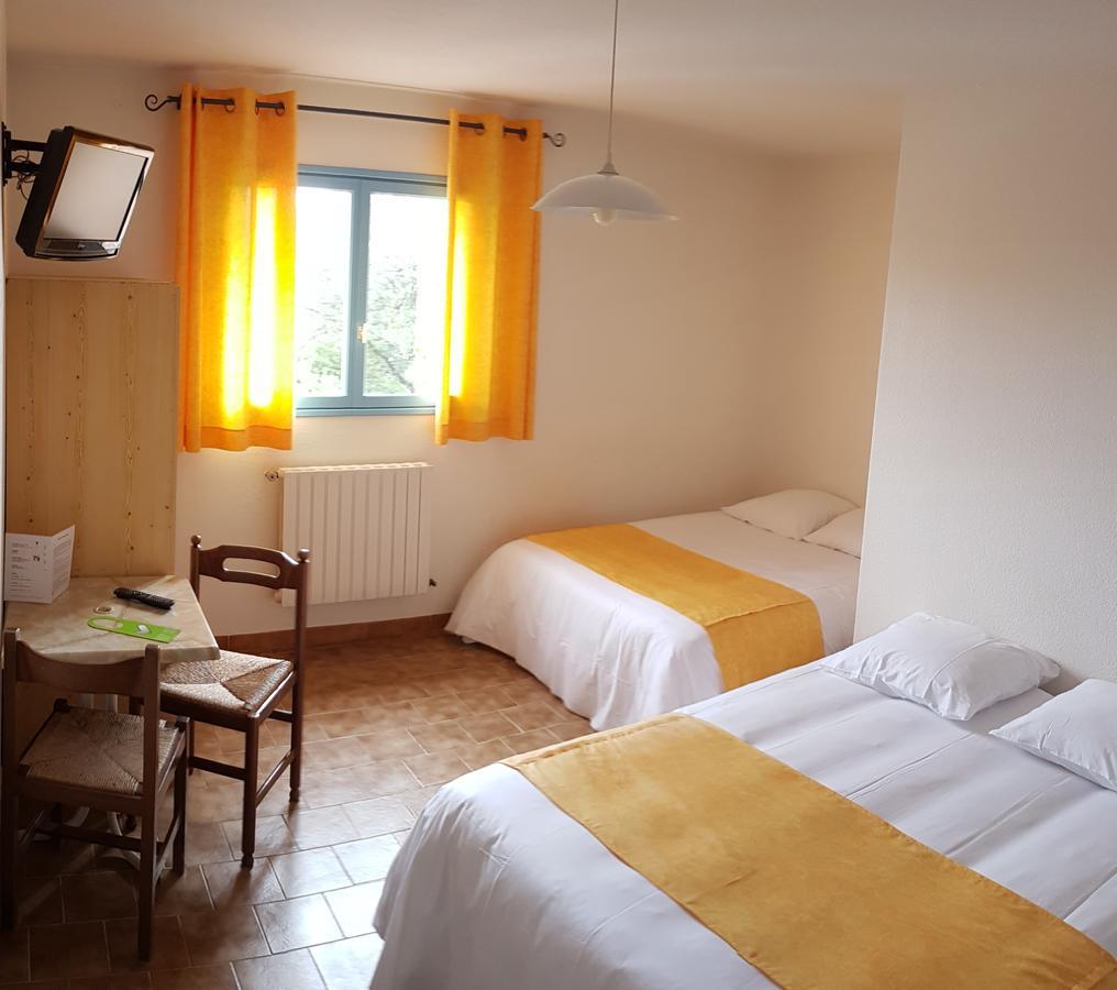 Hotel Restaurant Les 3 Chenes Фрежус Екстер'єр фото
